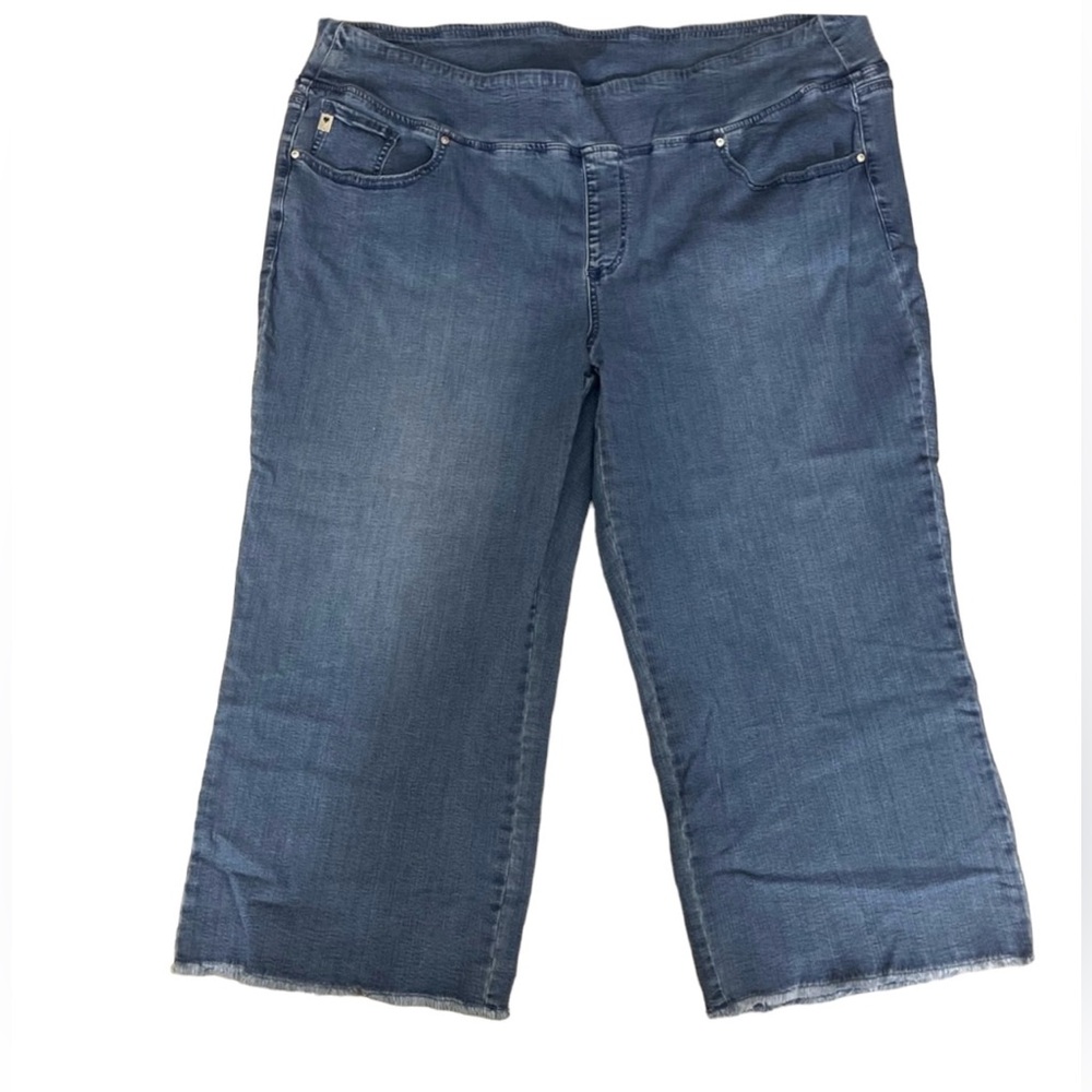 NWOT Kim Gravel TripleLuxe Petite Denim Gaucho With Frayed Hem 26 W Petite. Blue